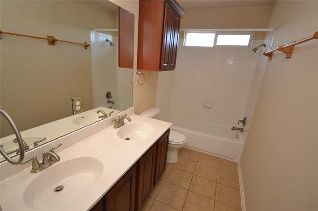 Building Photo - 409 Riverine Way