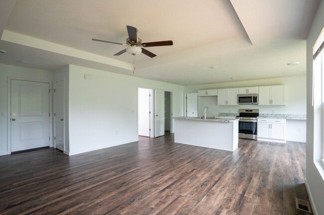 Building Photo - BRAND NEW 3 BEDROOM HOME - BOLIVAR, MO