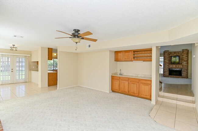 Building Photo - 3410 Streamside Ln