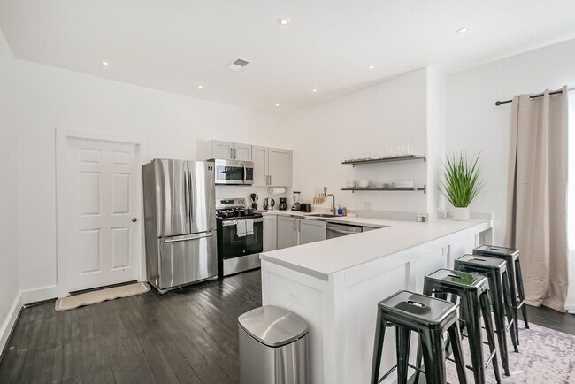 Building Photo - 3309 Webster St