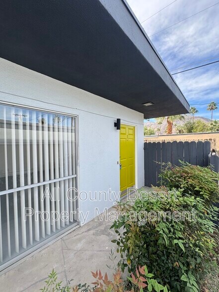 Building Photo - 46075 Ocotillo Dr