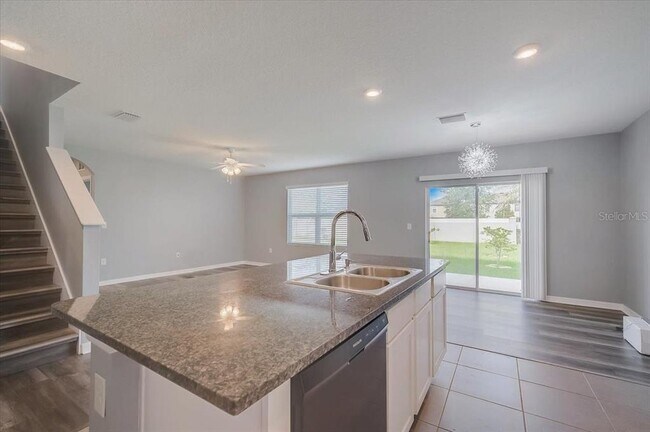 Building Photo - 3919 Willow Branch Pl