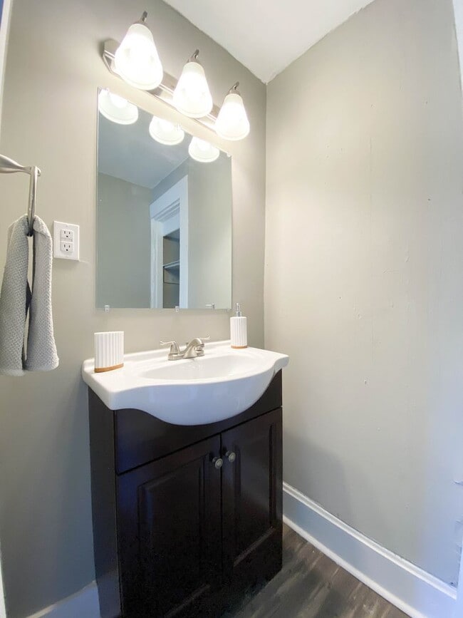 Building Photo - Beautiful 3 Bedroom Home!