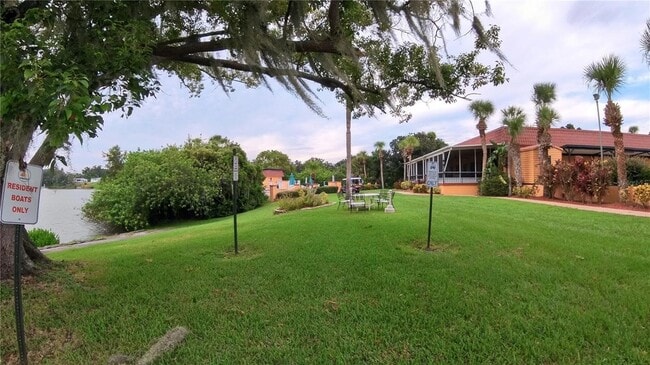 Building Photo - 2055 S Floral Ave