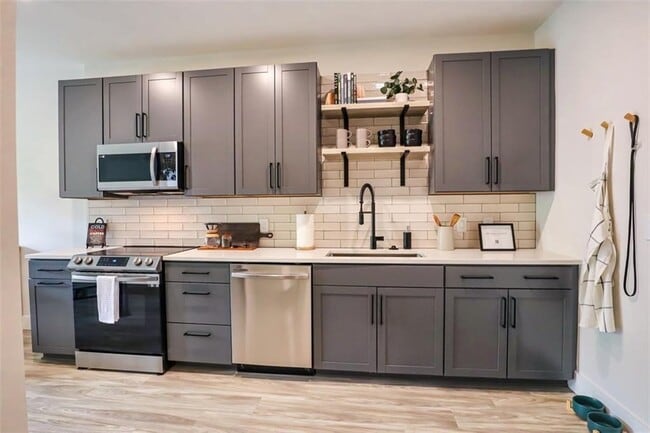 Building Photo - 1330 Fairmont Ave NW