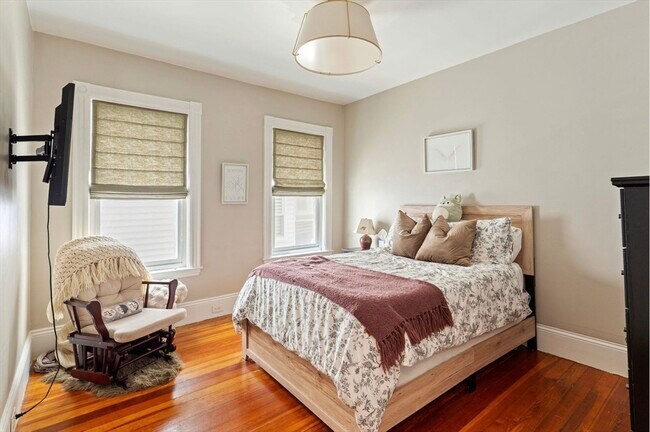 Building Photo - 39 Mellen St