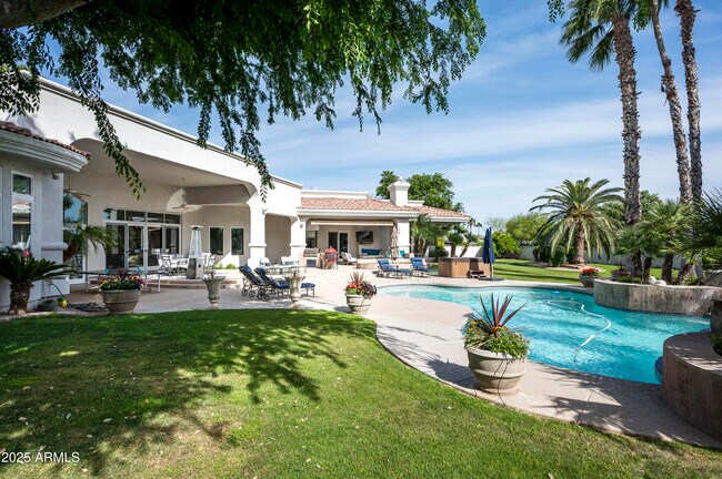 Building Photo - 6649 E Berneil Dr