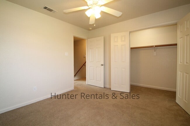 Building Photo - Aztec Trace!