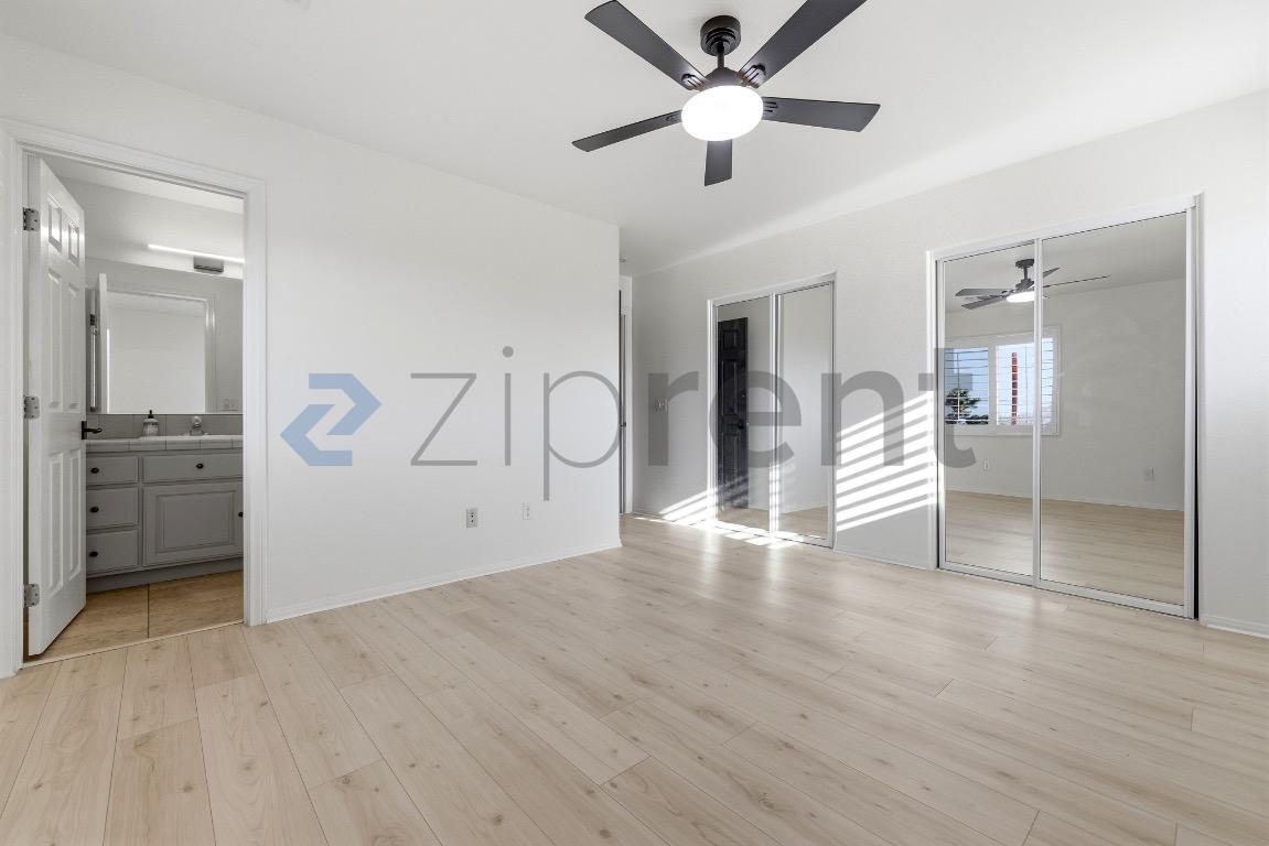 Building Photo - Unit