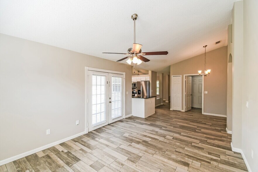 Building Photo - 7604 Chelmsford Dr