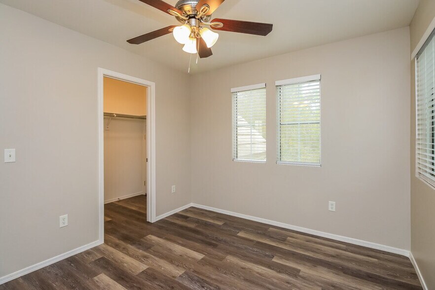 Building Photo - 1469 S Hawk Ln