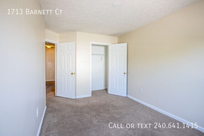 Building Photo - 1713 Barnett Ct