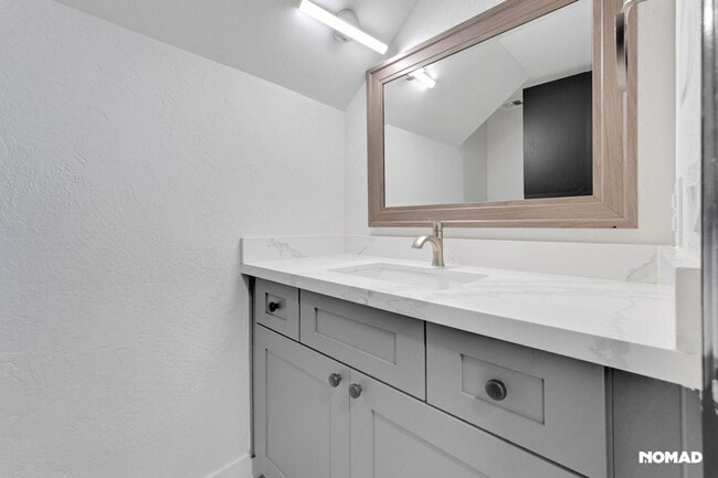 Building Photo - 2 Spacious Primary suites Townhome in Tempe