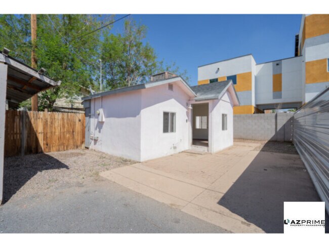 Primary Photo - Experience Modern City Living In This Effi...