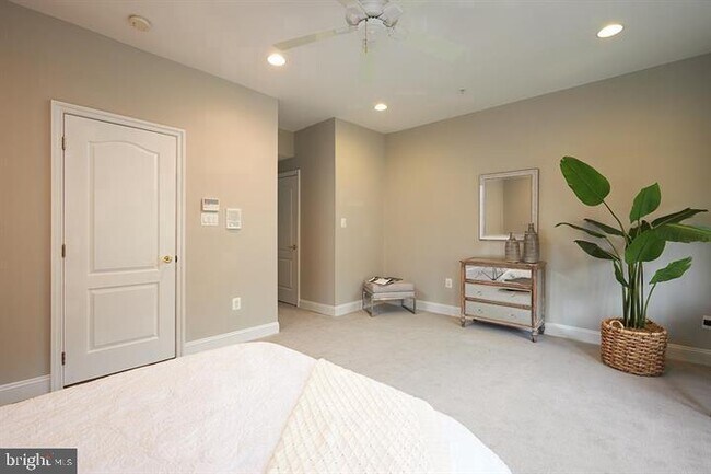 Building Photo - 4906 Montgomery Ln