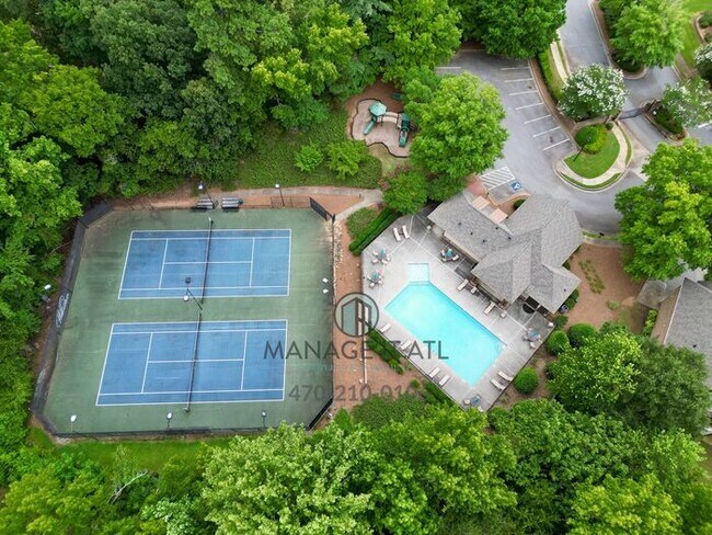 Building Photo - 5 Bedroom House in gated community in Duluth, GA.