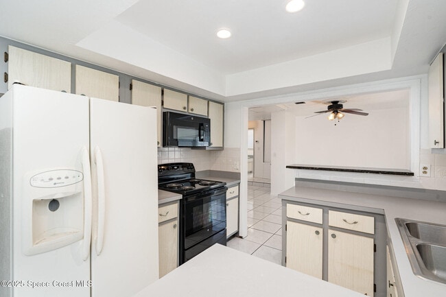 Building Photo - 2677 Sarno Rd