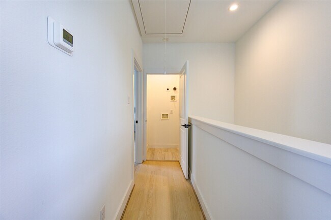 Building Photo - 2310 Reinerman St