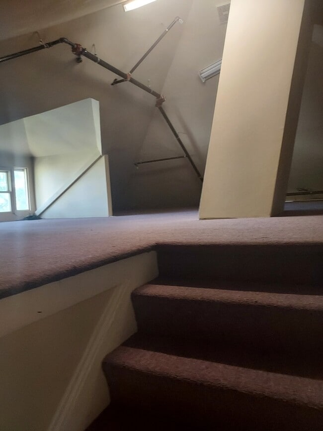 Building Photo - 3453 NW Thurman St