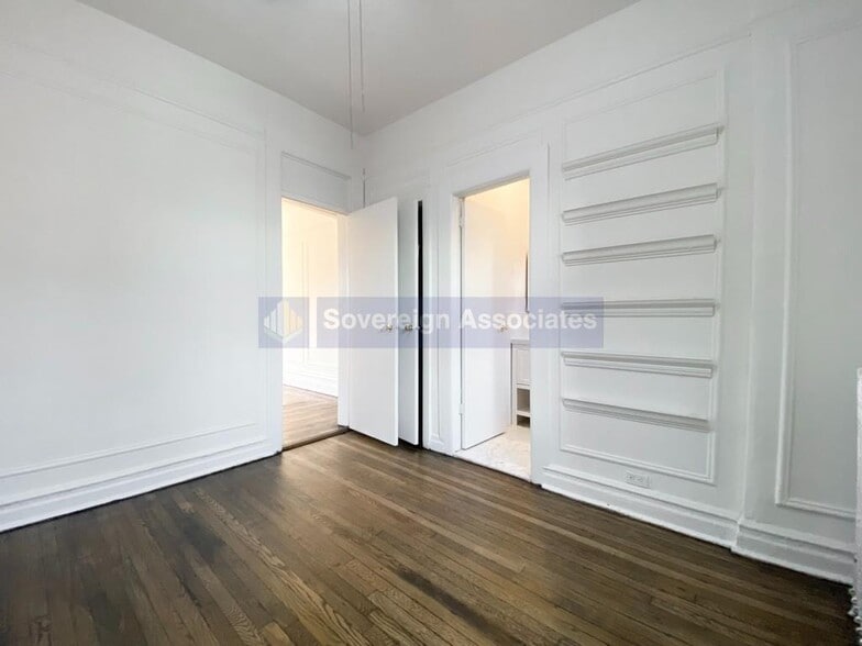 Building Photo - 45 Tiemann Pl