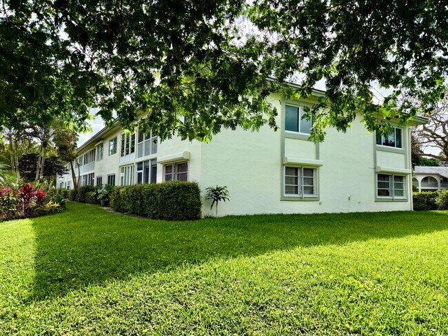 Building Photo - 1101 Bahama Bend