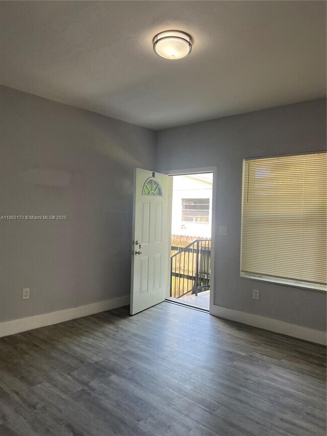 Building Photo - 1442 NW 38th St