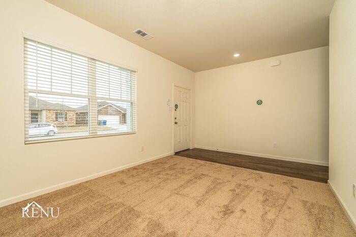 Building Photo - 551 London Dr