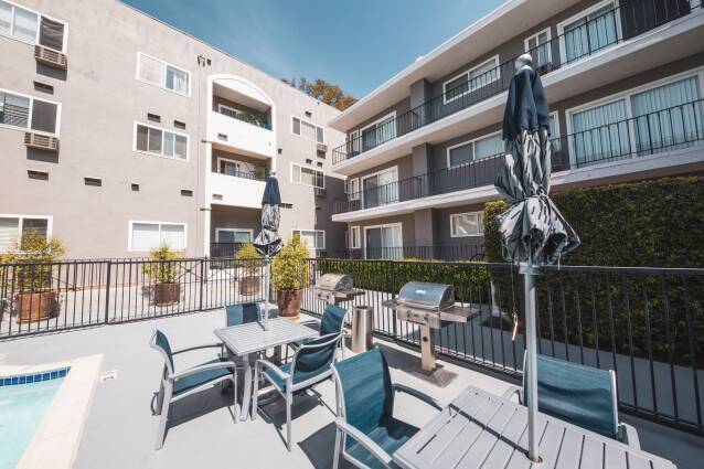 Building Photo - 411 Kelton Ave