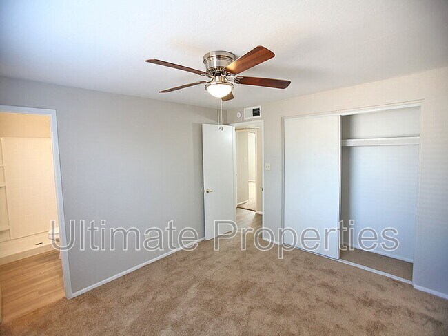 Building Photo - 13036 N 17th Ave