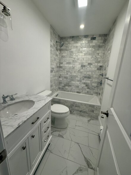 Building Photo - 71 Tiffany Dr