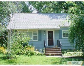 Building Photo - 40 Carpenter Pl