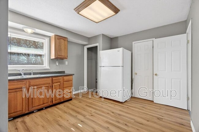 Building Photo - 8280 Frost Ave