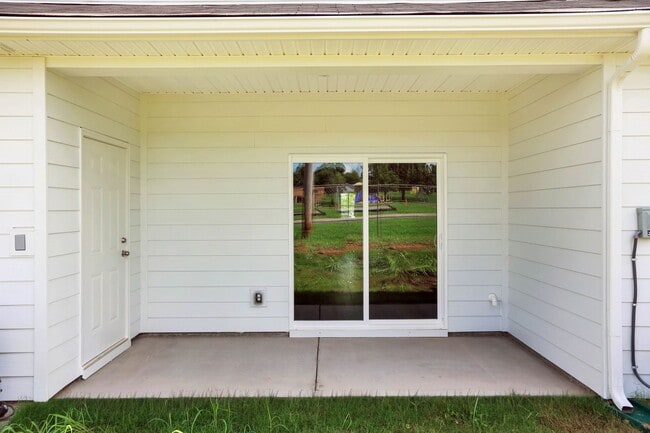 Building Photo - 719 Ashbrook Dr