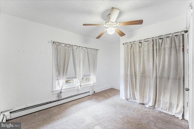 Building Photo - 632 Taylor Ave