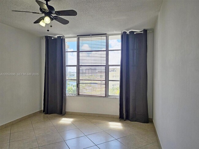 Building Photo - 3800 S Ocean Dr