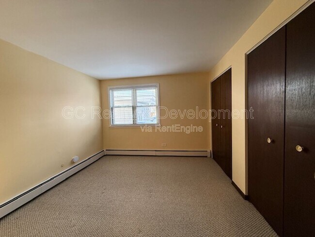 Building Photo - 386 Alles St