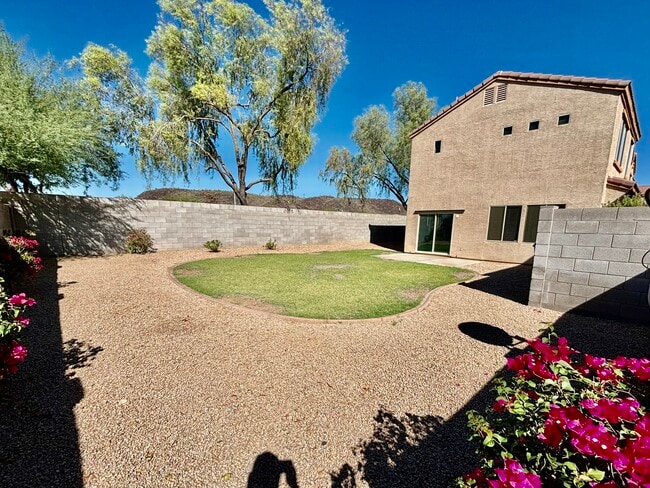 Building Photo - 3018 W Sands Dr