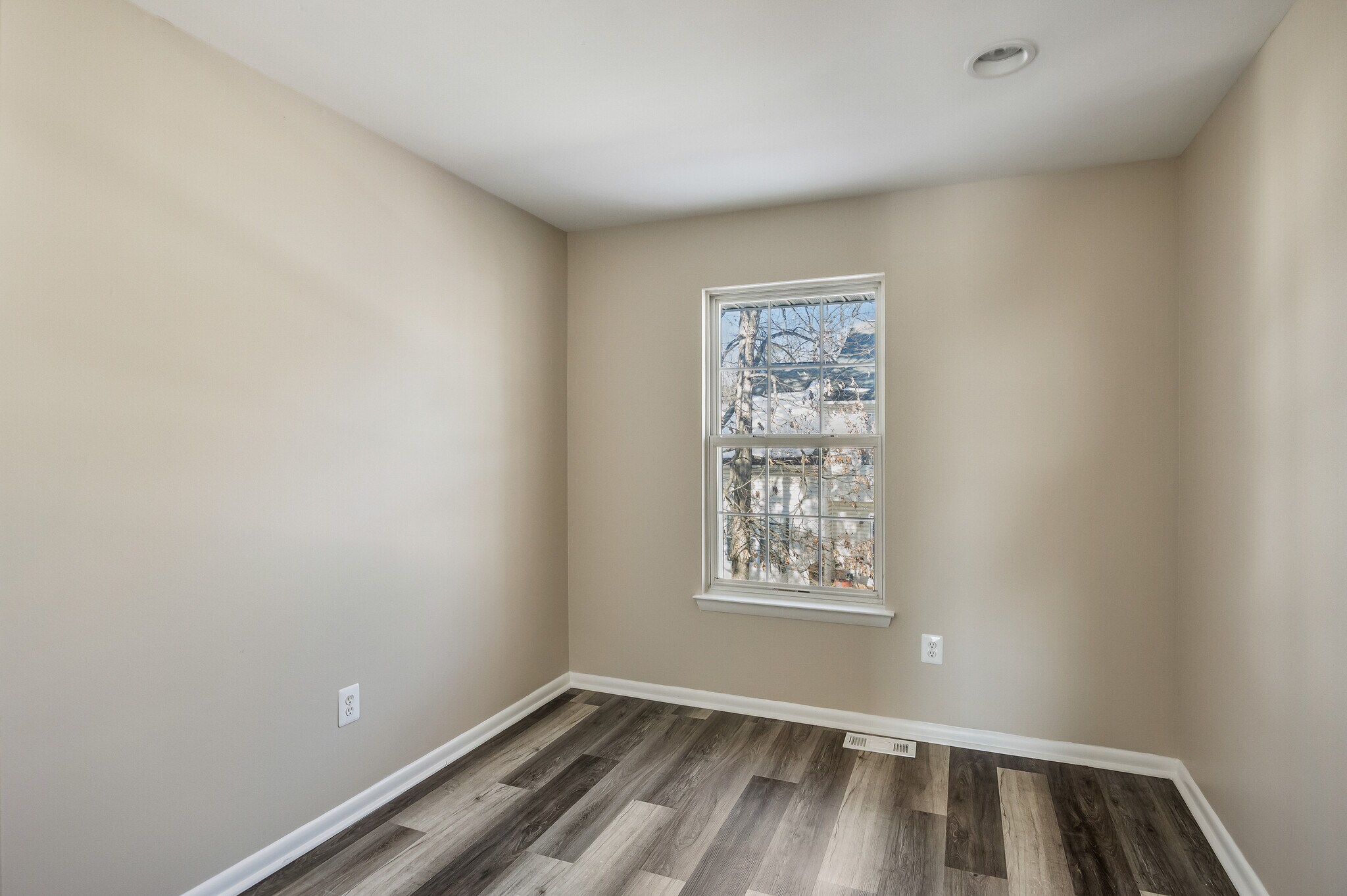 Building Photo - 49 Grant Ln