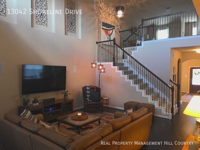 Building Photo - 13042 Shoreline Dr