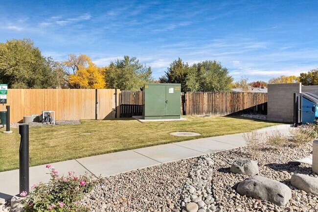 Building Photo - The Palisade: Modern Studio Living: Contem...