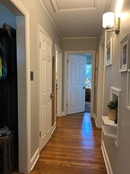 Building Photo - 3749 Philwood Ave