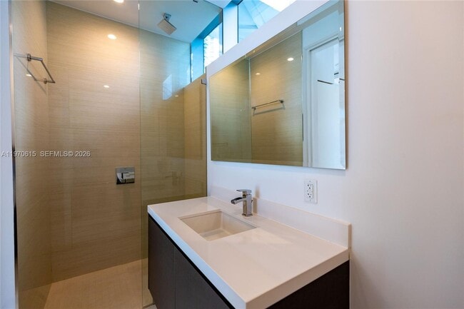 Building Photo - 851 NE 1st Ave