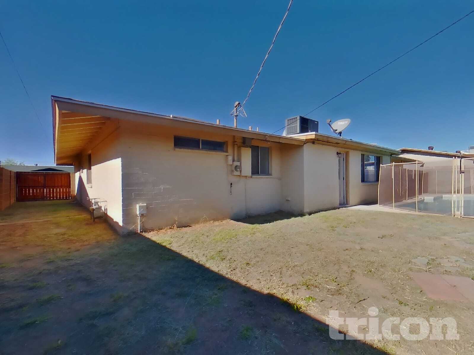 Building Photo - 3830 W Royal Palm Rd