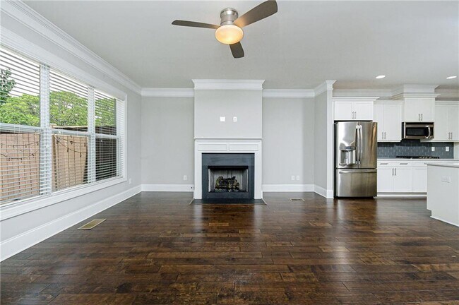 Building Photo - 1299 Linden Ct