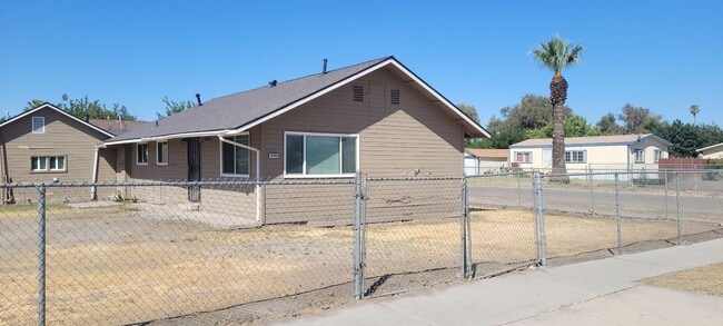 Building Photo - Beautiful home. Apply today!