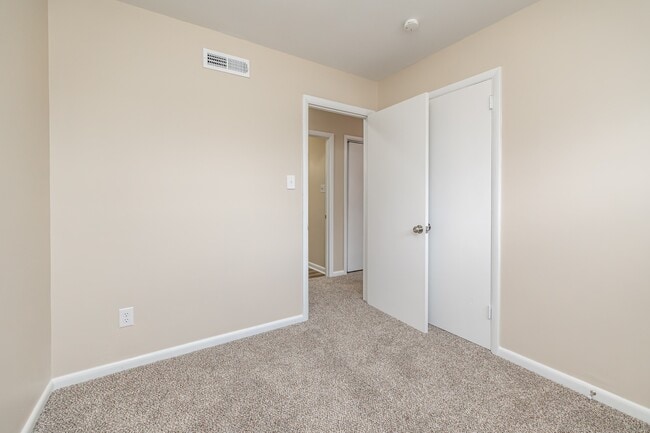 Building Photo - 3945 Starboard Rd