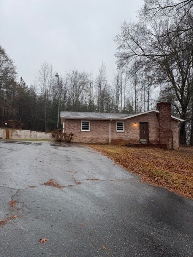 Building Photo - 100 Bates Rd