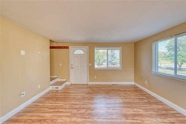 Building Photo - 296 Hartt Hill Dr