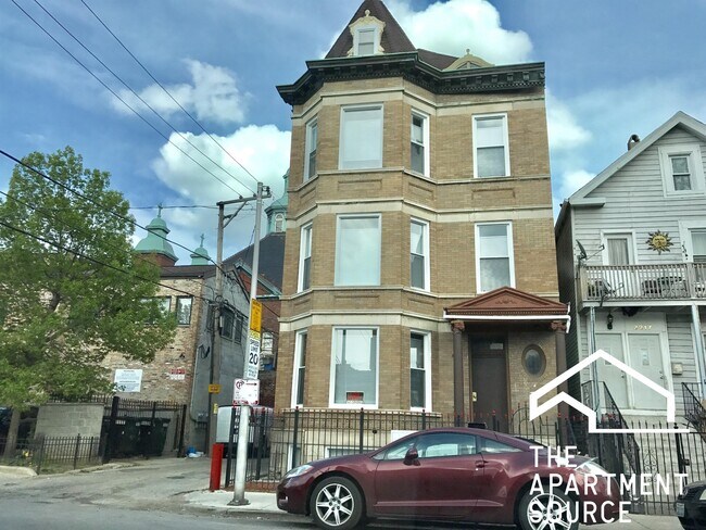 Building Photo - 2215 S Albany Ave