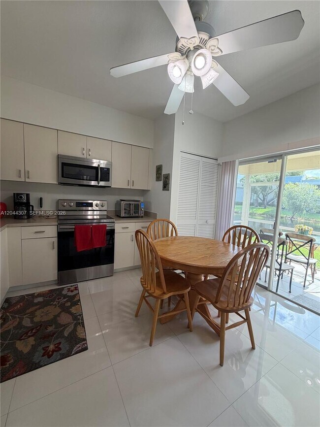 Building Photo - 16619 Hemingway Dr